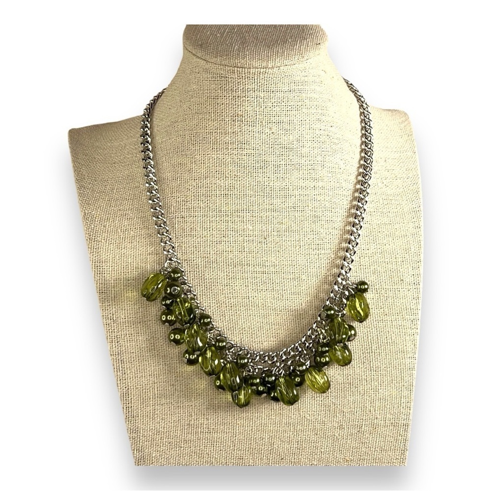 SILVER GREEN DANGLE NECKLACE FASHION BEADED
